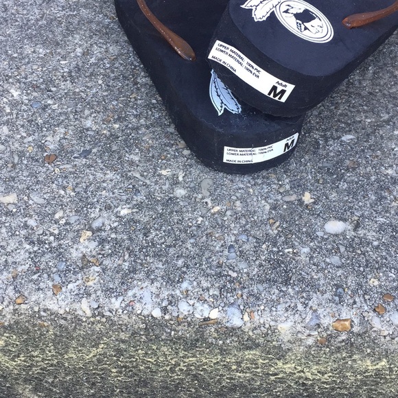 Collectible Redskin Flip-flops - Picture 3 of 6